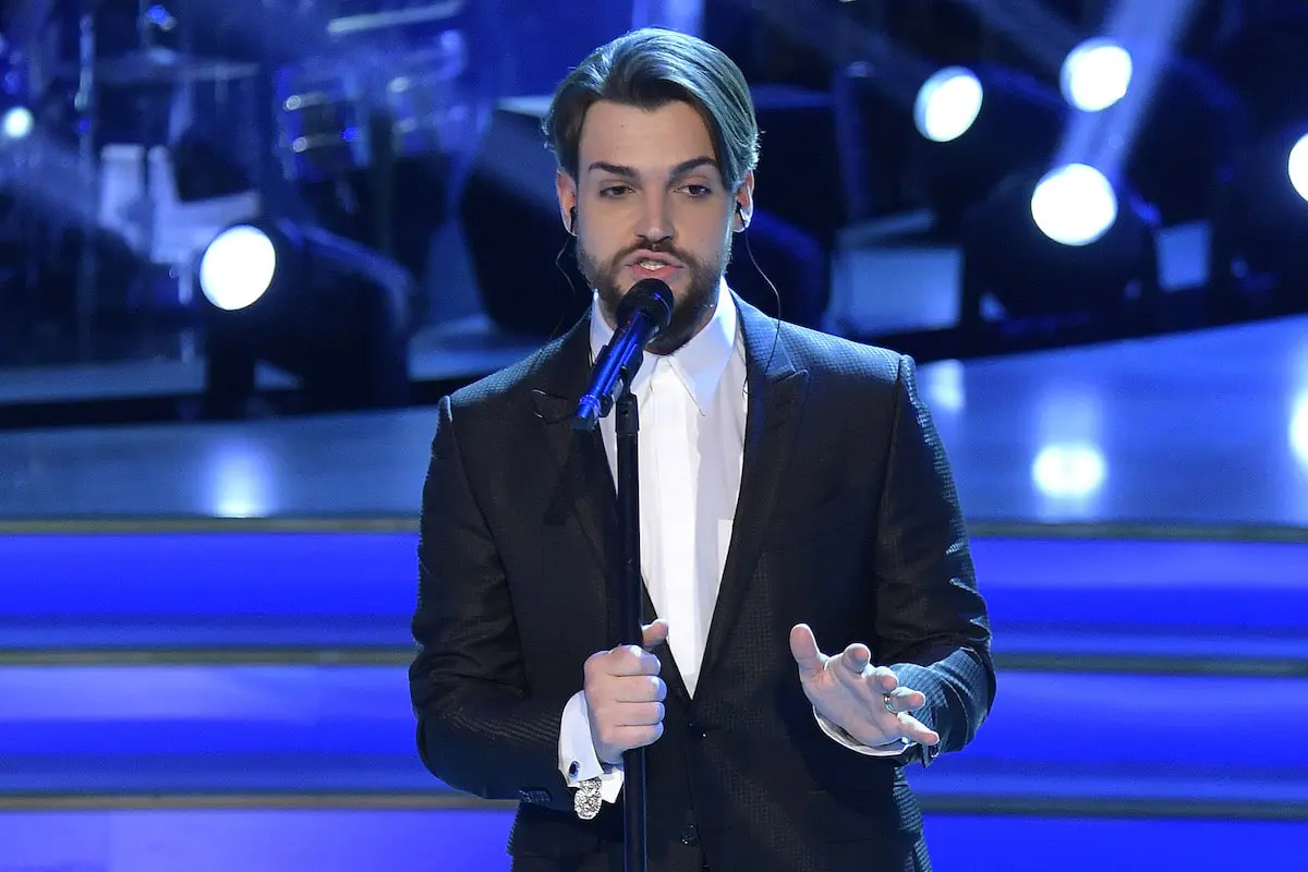 Per tutte le volte che di Valerio Scanu, il significato: 'Scatta qualcosa fuori e dentro di noi'