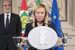 Fisco, niente pignoramento forzato: Meloni blocca la norma sull'accesso ai conti correnti