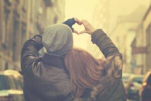 Poesie d'amore per lei: componimenti che vanno dritti al cuore