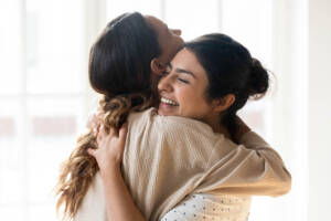 Poesie sull&#8217;amicizia: i componimenti più belli da dedicare alle persone speciali