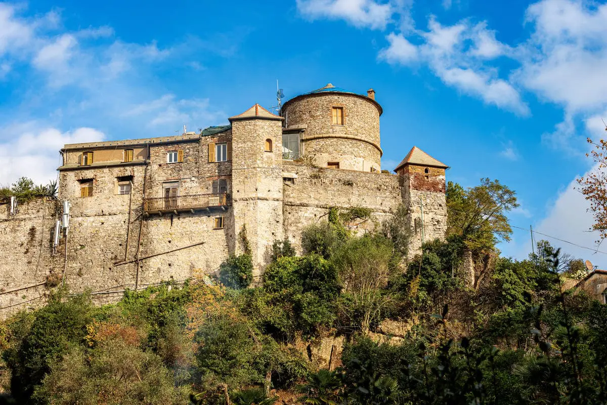 Portofino, Bill Gates compra il Castello di San Giorgio per trasformarlo in hotel: il sindaco dice no