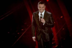 Tiziano Ferro, La felicità al principio: il primo romanzo del cantante