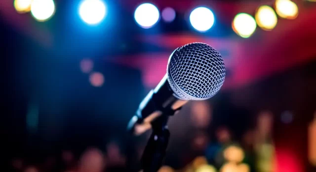 Follia di Lil Jolie, il significato: &#8216;Calliope mia bella musa, vendimi la tua voce&#8217;