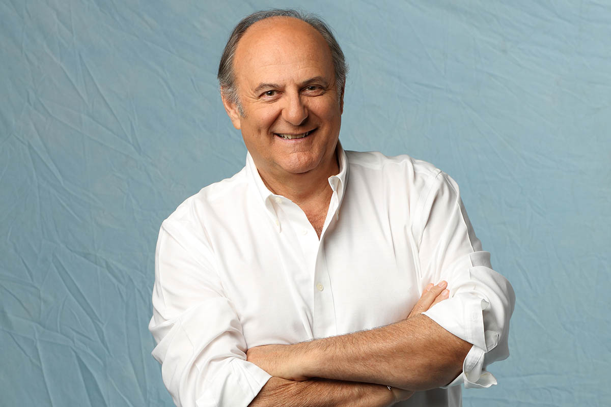 Gerry Scotti diventa Gerry Christmas: l'album che ricrea i classici natalizi (con l'IA)