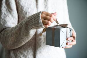 Le più belle frasi di ringraziamento per un regalo