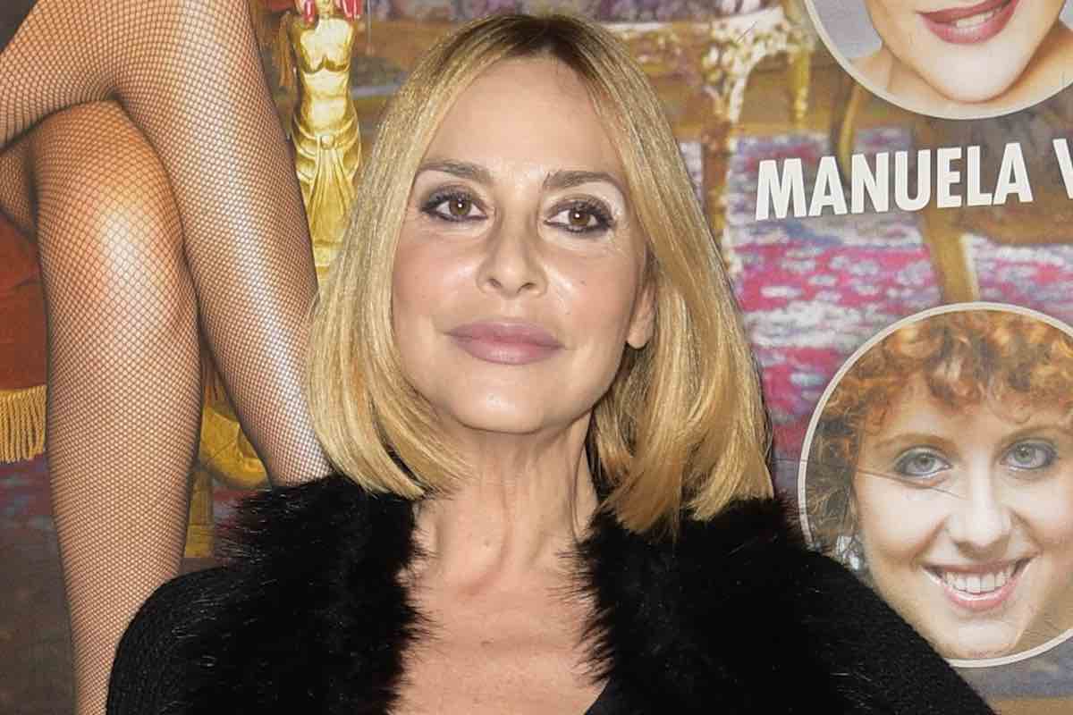 Stefania Orlando punta all'eleganza: ecco com'è il suo albero di Natale