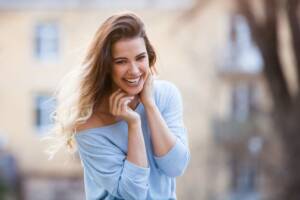 Le migliori frasi sulla positività per darsi la carica ogni giorno