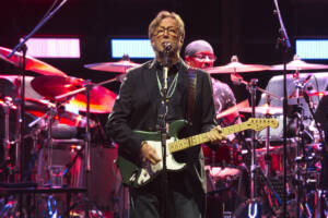 All’asta le lettere di George Harrison ed Eric Clapton a Pattie Boyd: la verità sul loro triangolo amoroso
