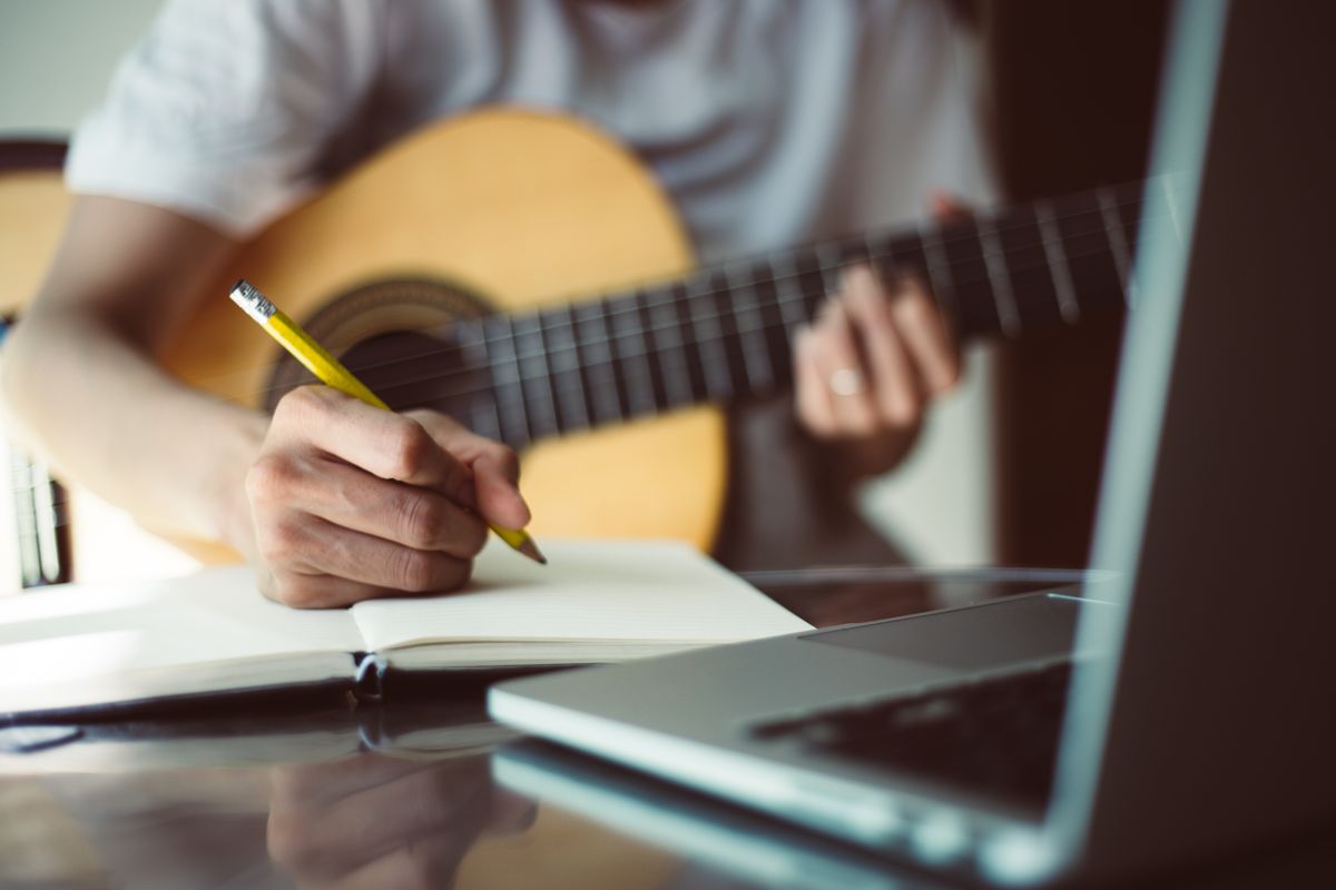 Come scrivere una canzone, tecniche e suggerimenti