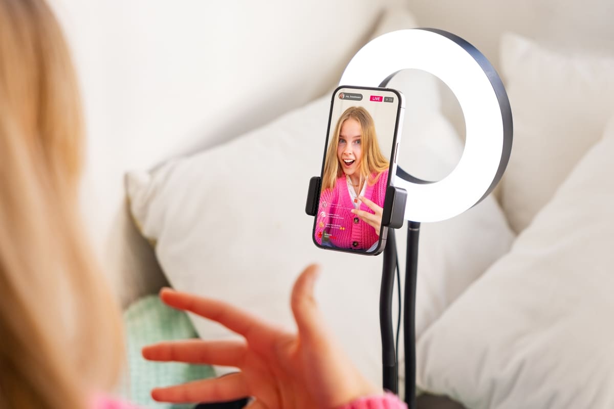 Boyfriend blush: cos'è e come funziona la nuova tendenza su TikTok