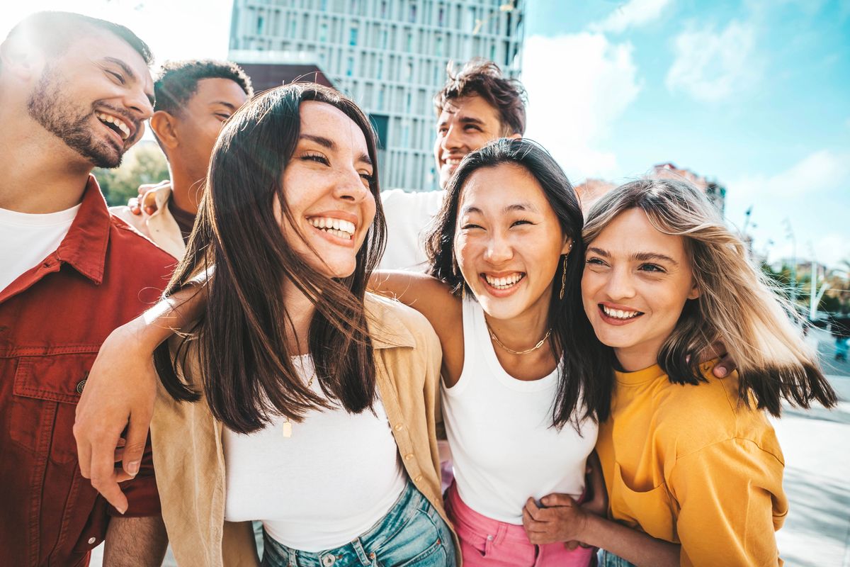 Qual è il Paese più felice del mondo secondo gli under 30? La top 10 è sorprendente
