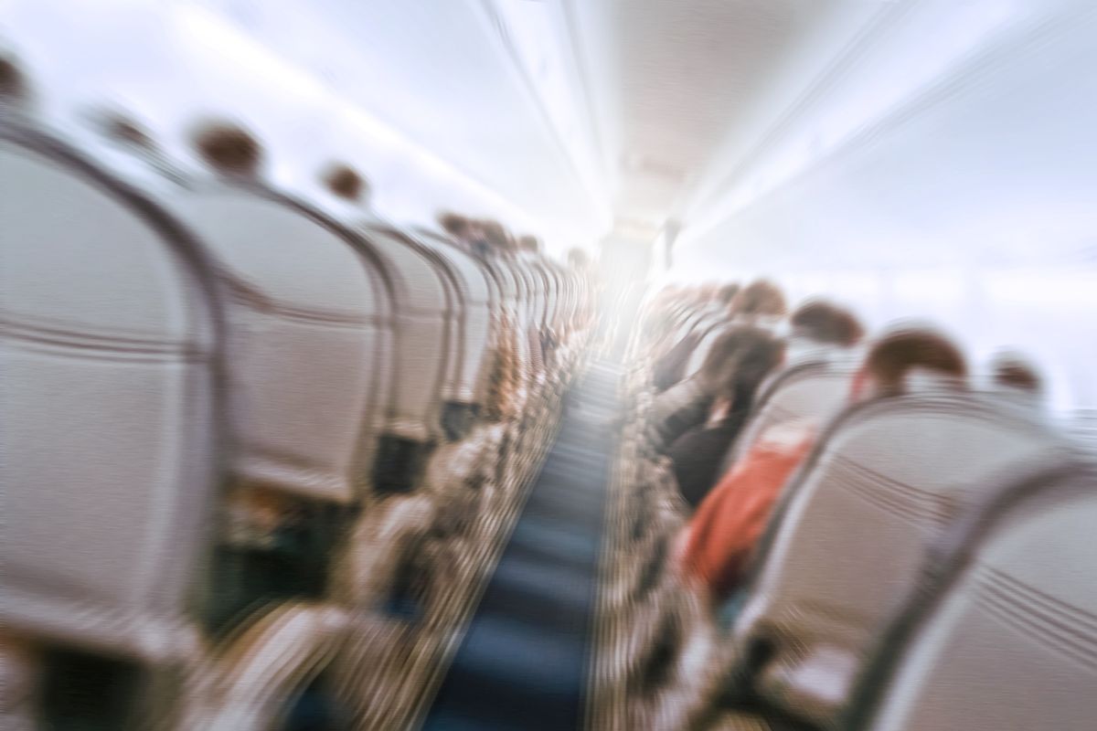 Sogni un aereo che cade? Il significato è positivo solo in un caso