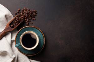 L'acqua si beve prima o dopo il caffè? Tutta la verità