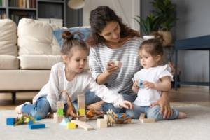 Cos'è l'alessitimia e quali sono i sintomi: attenzione al rapporto madre-figlio