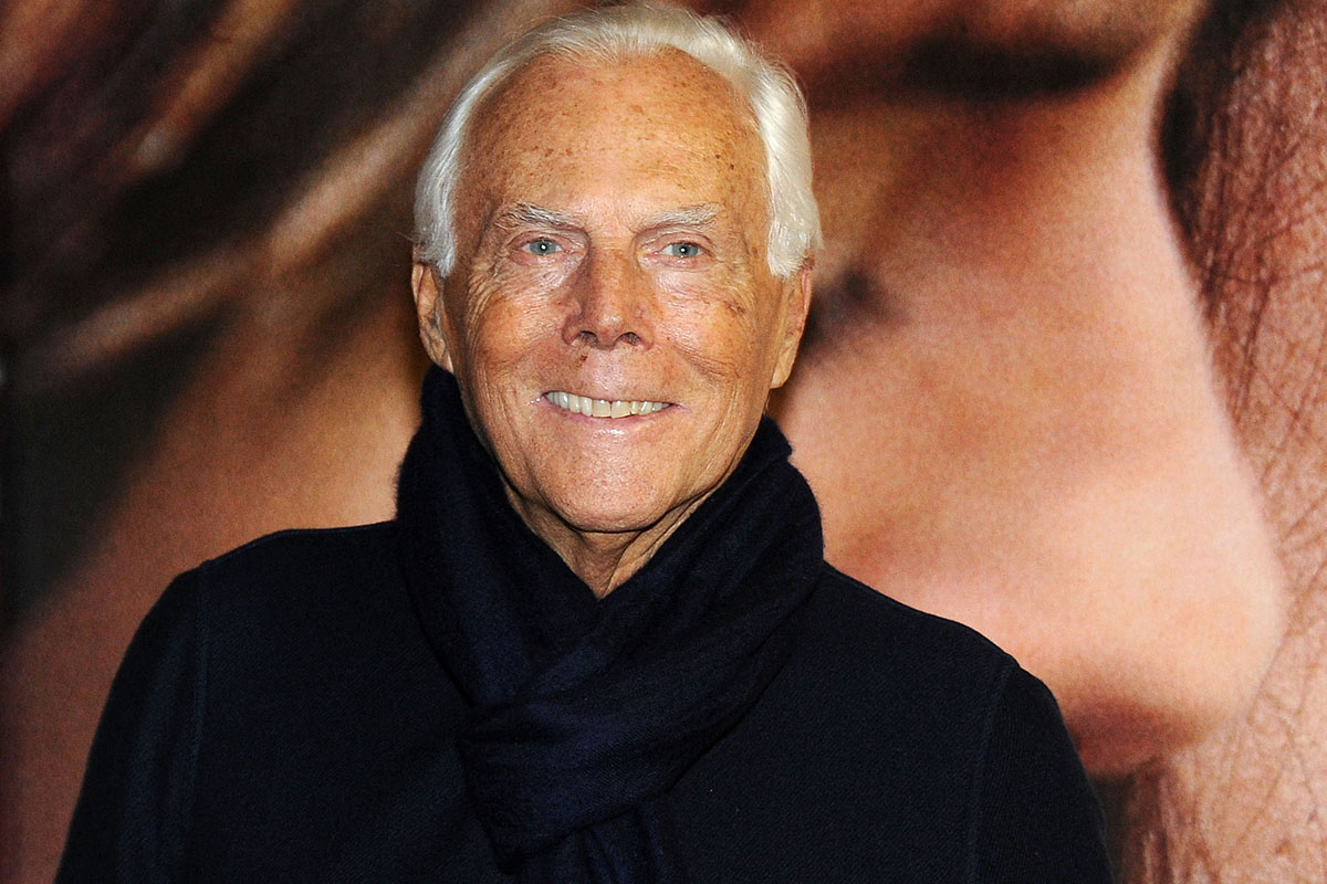 New York, Giorgio Armani inaugura un palazzo extra lusso: appartamenti a 32mila euro al mq