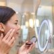 La nuova tendenza è tatuarsi il blush: ecco quanto dura e il prezzo