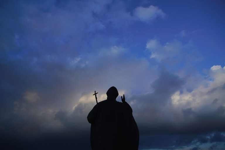 Cosa succede se muore un Papa? | Pinkblog