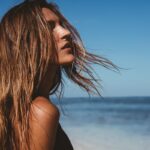 Ragazza sulla spiaggia