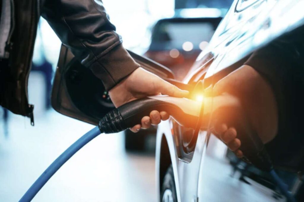 Tra le novità più interessanti del 2025 figura un modello di veicolo elettrico che si distingue non solo per la sua convenienza,