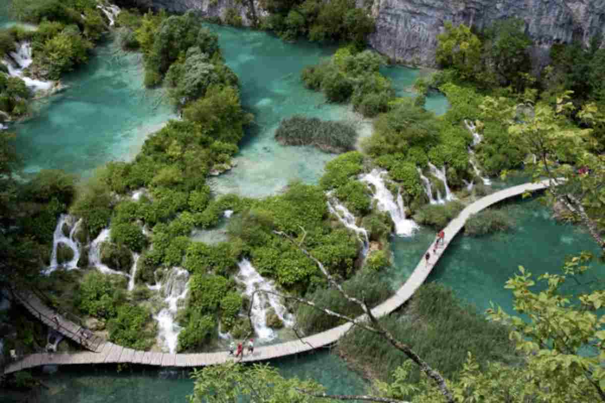 Spostandosi verso est, nella regione della Slavonia, si incontrano scenari altrettanto affascinanti lungo il fiume Drava.