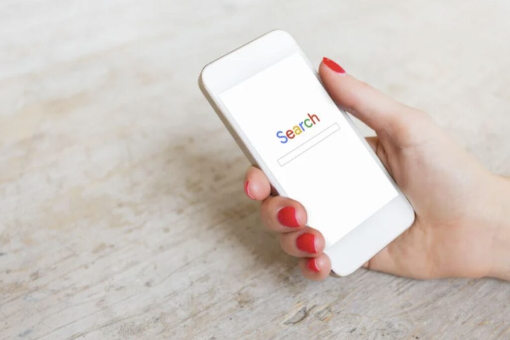 Dalla ricerca di voli economici alla navigazione locale, fino alla scoperta culturale, queste app si confermano strumenti indispensabili