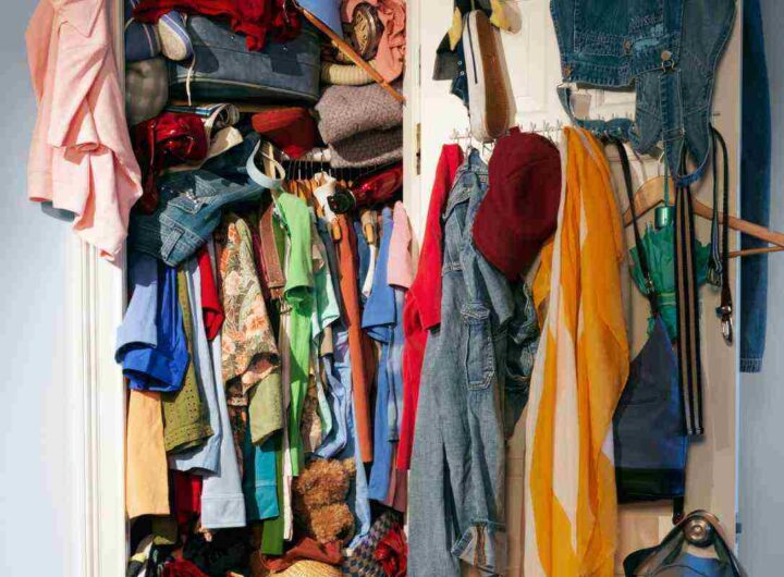 Ecco come eliminare i cattivi odori nell'armadio