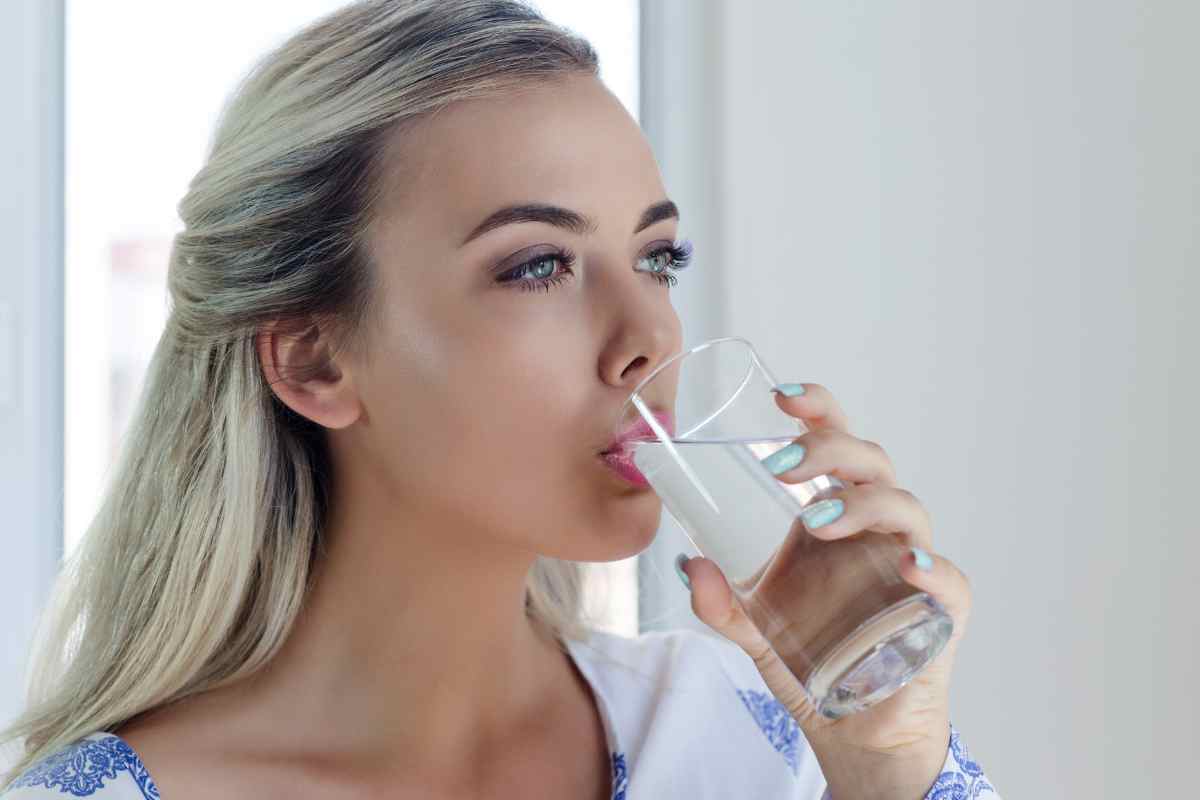 quanta acqua bevi al giorno