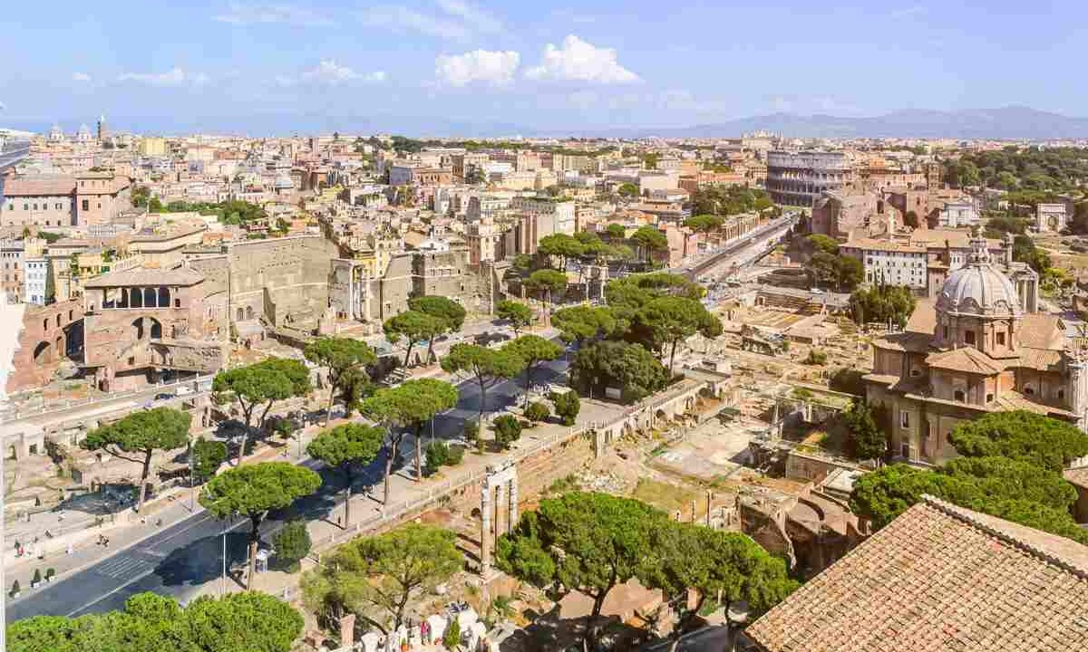 roma, fori imperiali ritrovata testa di marmo