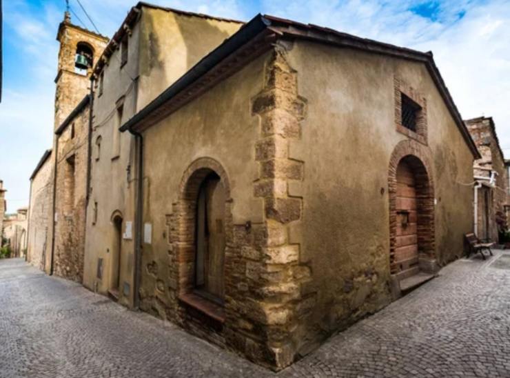 Bibbona borgo toscano