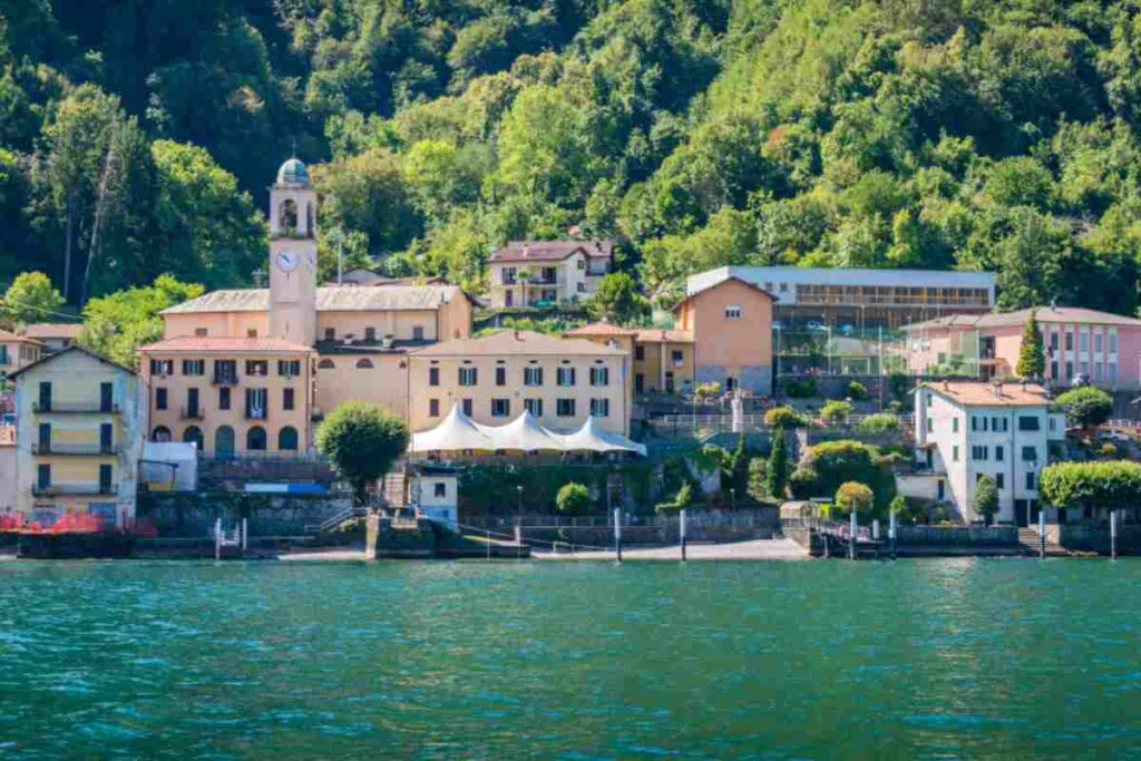 Borgo di Lezzeno