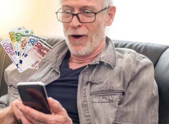 Uomo sorpreso allo smartphone e risparmi