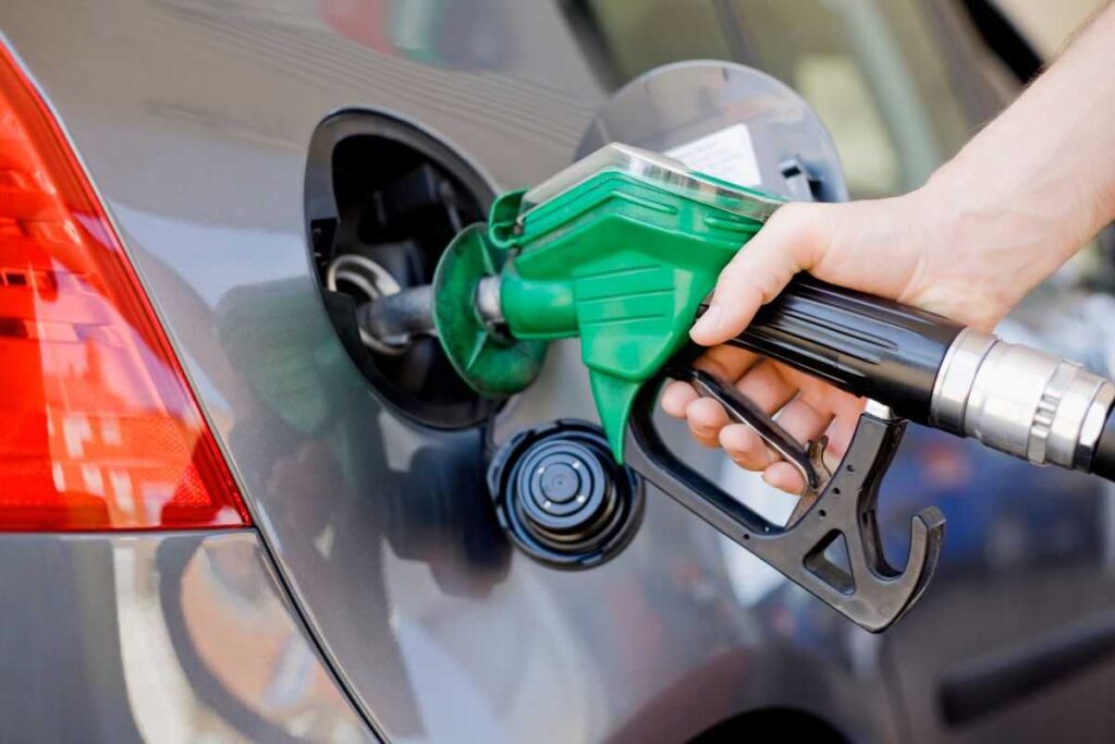 benzina qui costa pienisismo