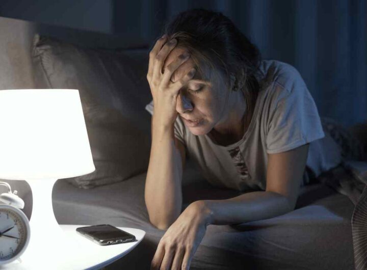 Tienila accanto al letto e dormi come un bambino