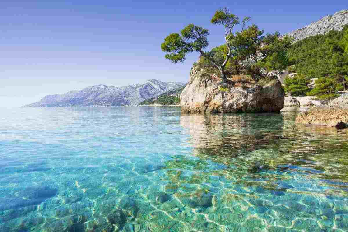 A un'ora di volo dall'Italia c'è il mare più bello del mondo