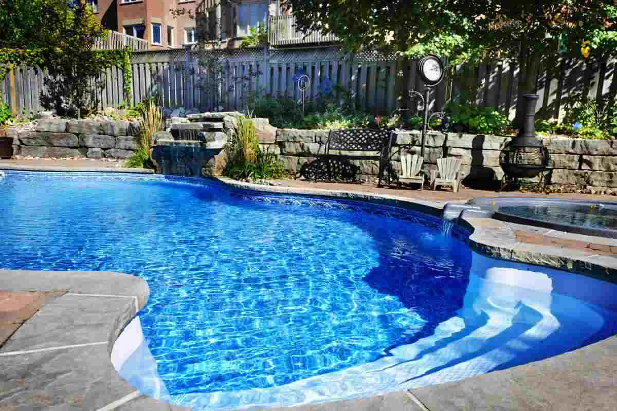Milano ad agosto;: 10 piscine all'aperto per trovare fresco, tutti i dettagli