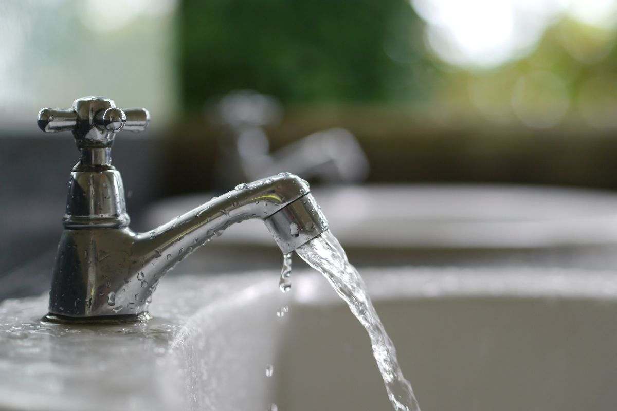 vacanza: attenzione quando fai il bagno potresti ritorvarti con una multa salatissima