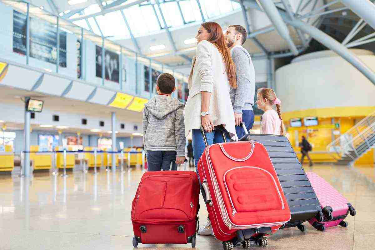 Valigia bimbi, il trucco geniale che sta spopolando sui social, i dettagli