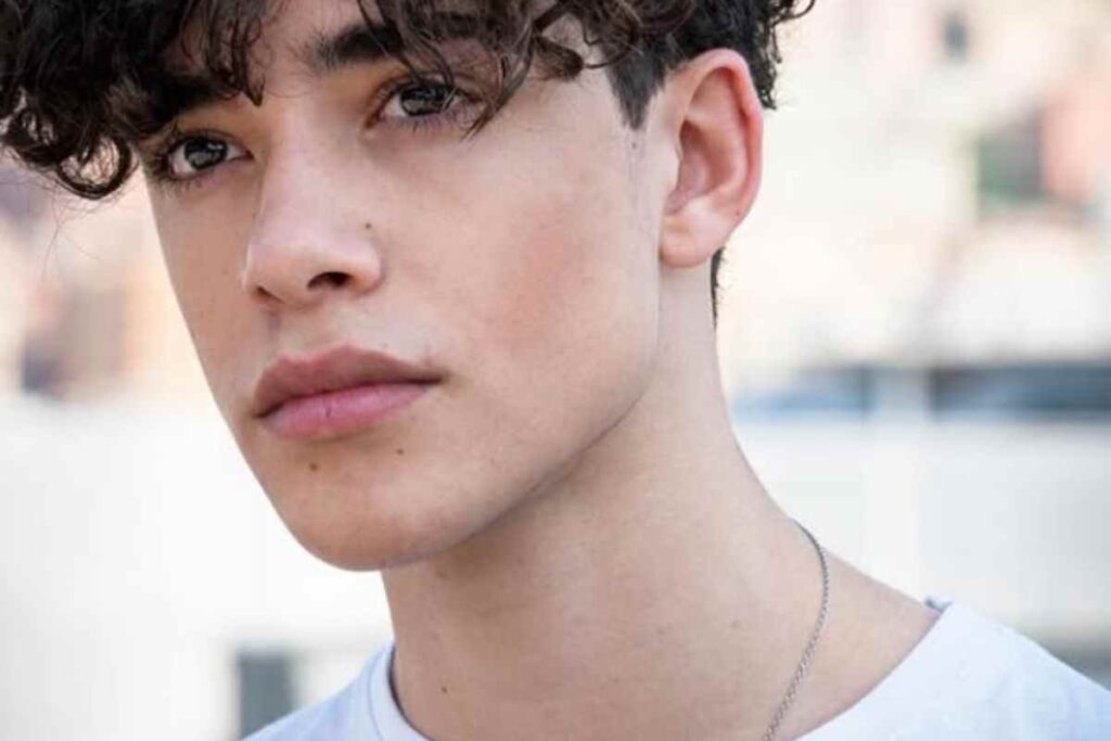 amici, chi è Francesco Saias