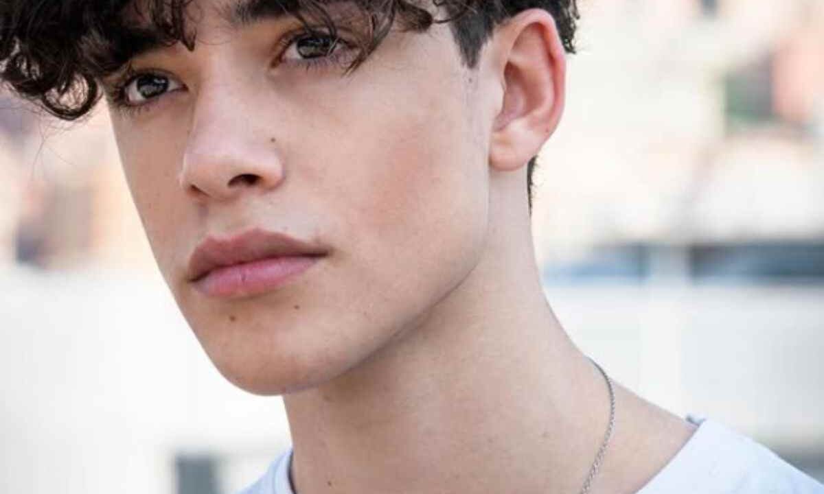 amici, chi è Francesco Saias