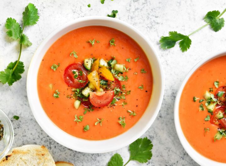 Fresco gazpacho estivo ai peperoni