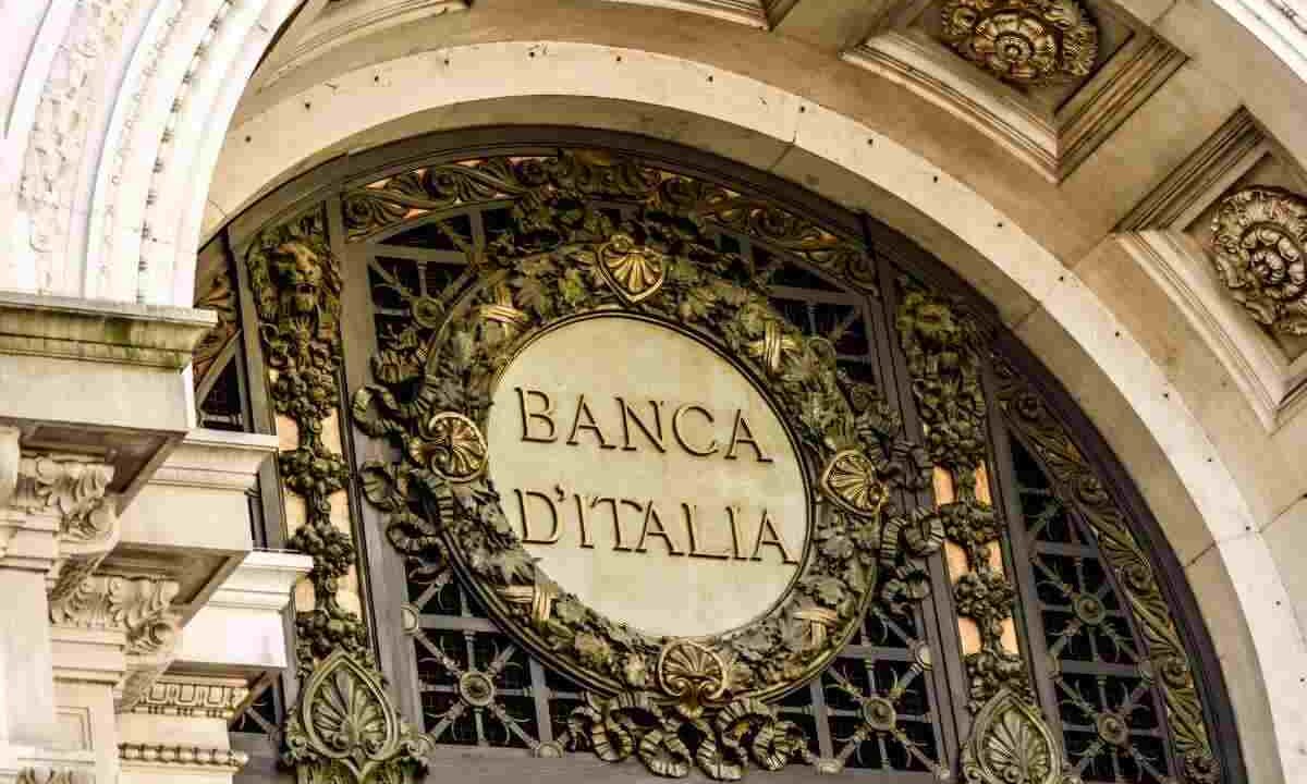 "Tenete contanti in casa", l'allarme della BCE