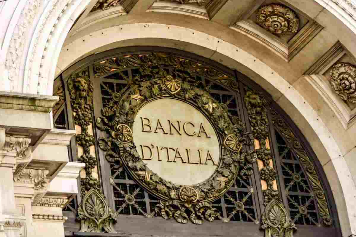 "Tenete contanti in casa", l'allarme della BCE
