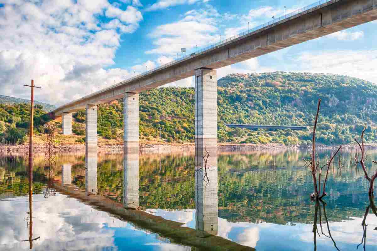lago omodeo: il lago artificiale più grande in europeo si trova in sardegna