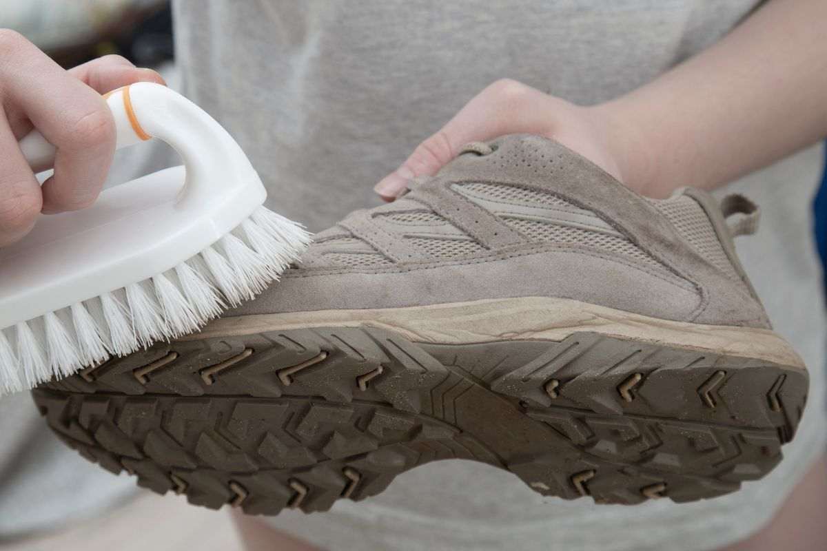 Come pulire le scarpe senza rovinarle