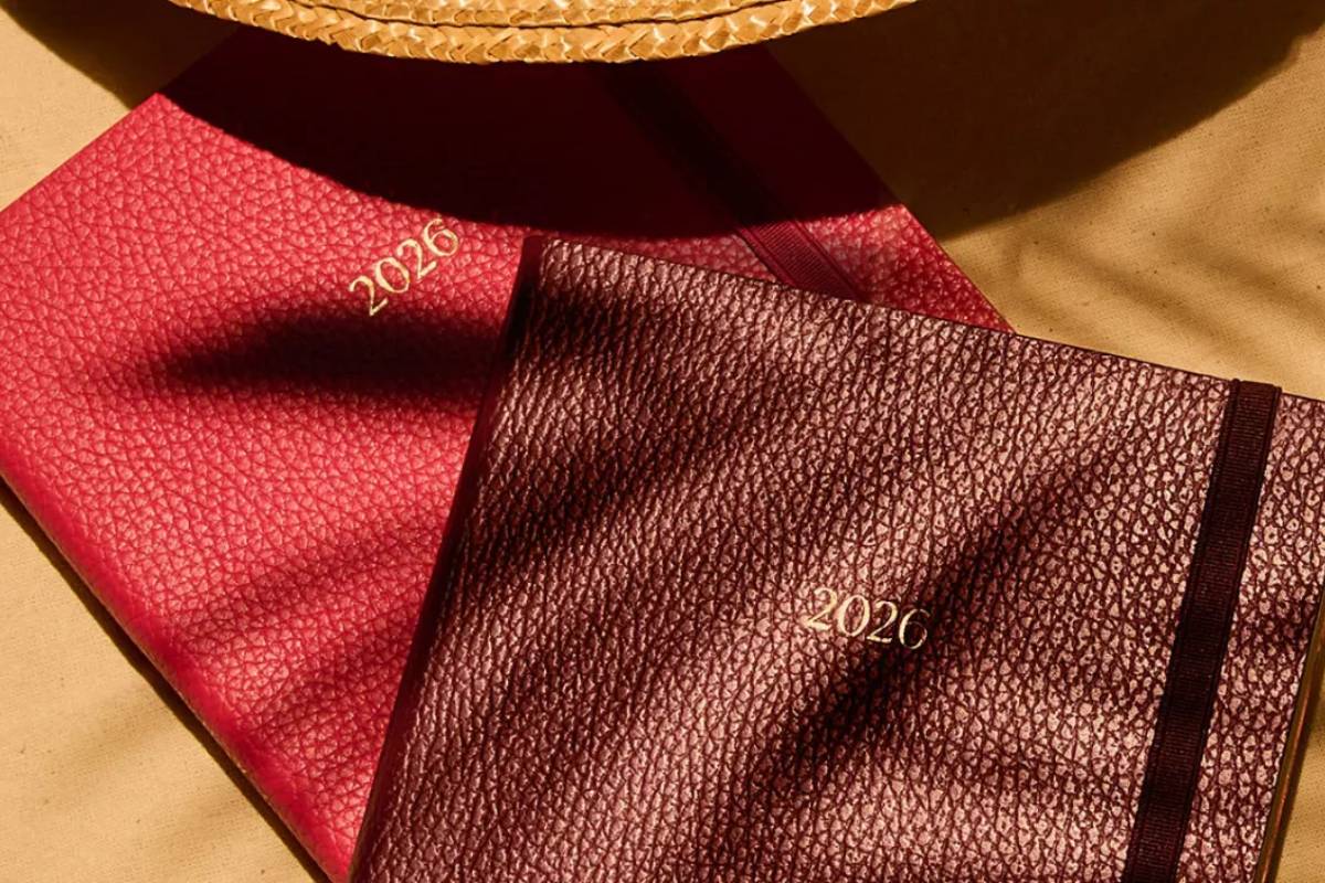 Agende 2026 con eleganti copertine in pelle rosso ciliegia.