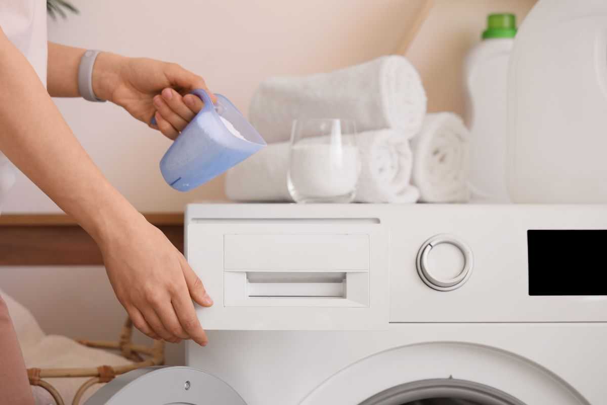 se metti l'aceto nella lavatrice ecco cos succede